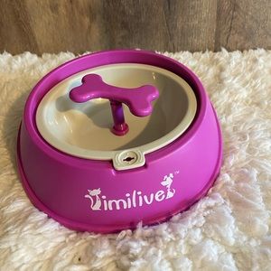 NWOT Slow pet feeder - bone shaped.